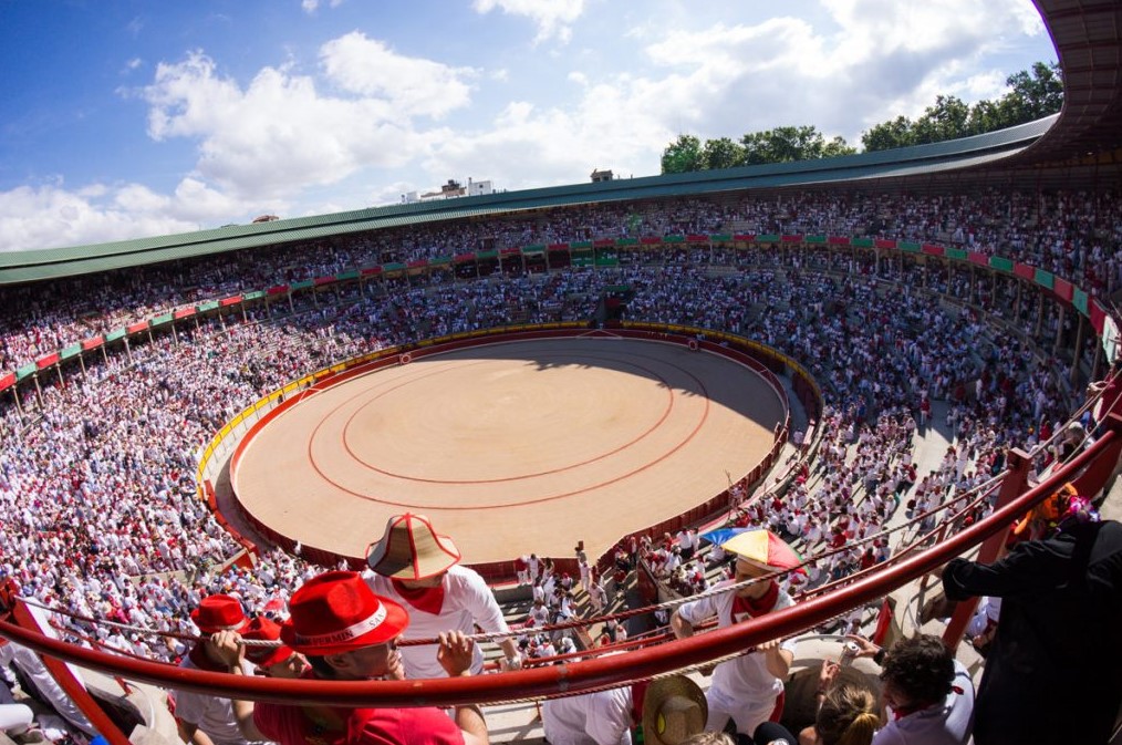 Plongez au cœur de l'arène avec la machine à sous Pamplona