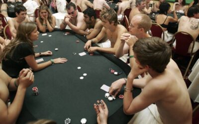 Comment Jouer au Strip Poker ? Les Règles Pour Tout Comprendre